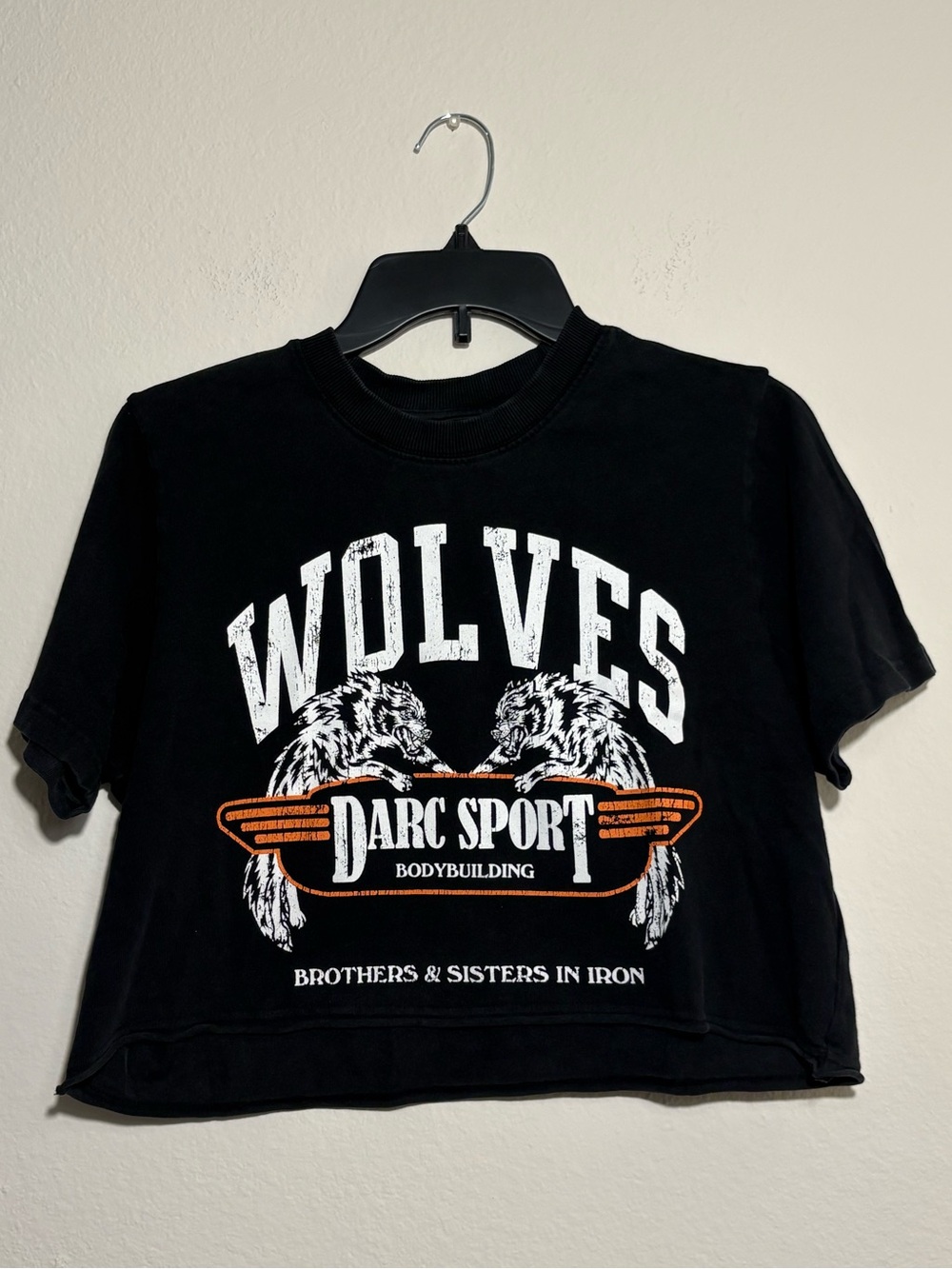 DARC SPORT Wolves Bodybuilding Cropped Graphic Tee Size S